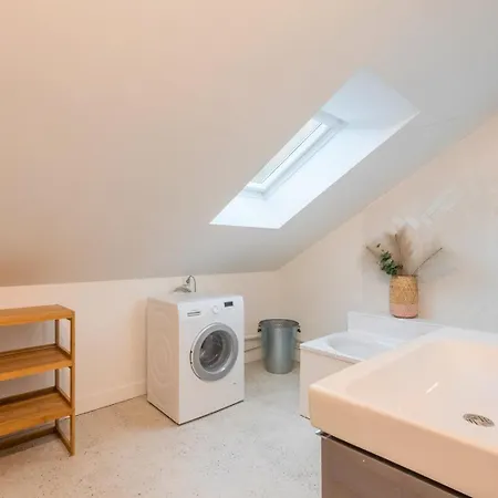 3 Bedroom With Parking & Balconies * Lille