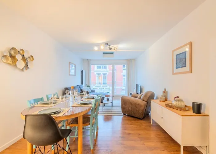 3 Bedroom With Parking & Balconies Apartamento La Madeleine (Nord)