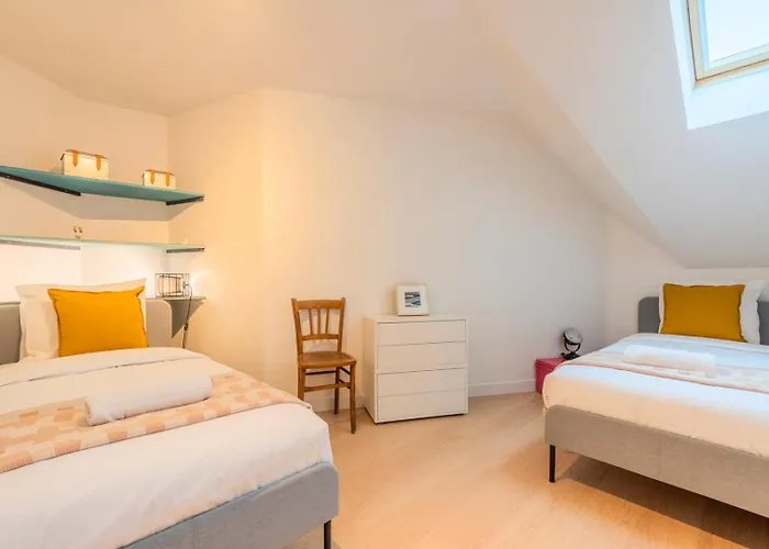 3 Bedroom With Parking & Balconies Apartamento La Madeleine (Nord)